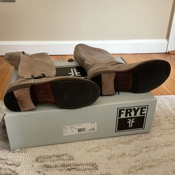 Frye Veronica Slouch Taupe Boot 6 1/2 - Picture 3 of 6